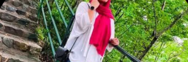 ‌Beautiful girl‌'s header picture