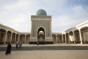 قبر محمدبن‌إسماعيل البخاري صاحب کتاب صحيح‌البخاري و مشهور به أميرالمؤمنین‌فيِ‌الحديث.