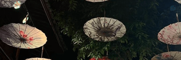‌Chris‌'s header picture