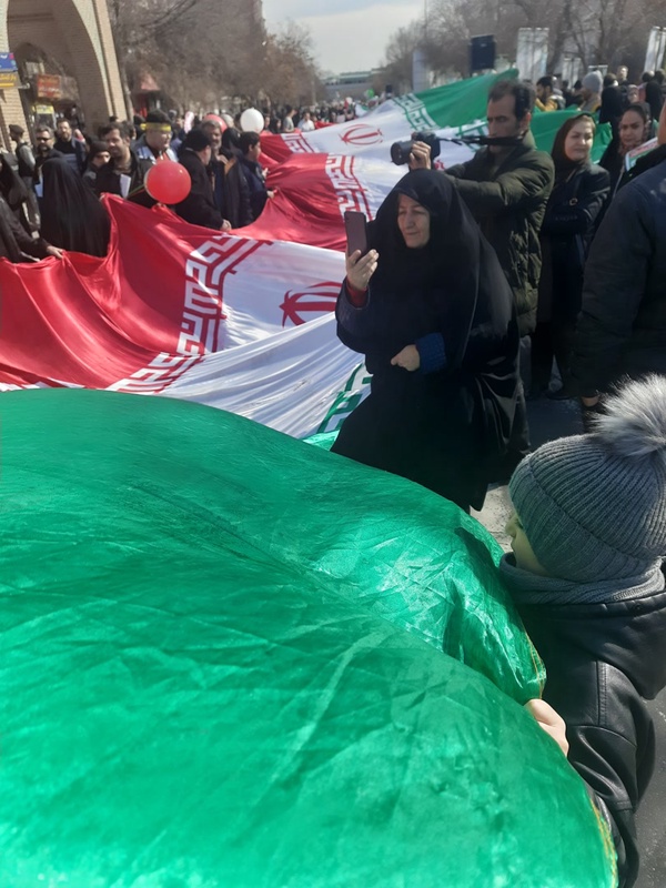 ۲۲ بهمن بر پدیدار کنندگان و نگهدارانش مبارک باد.