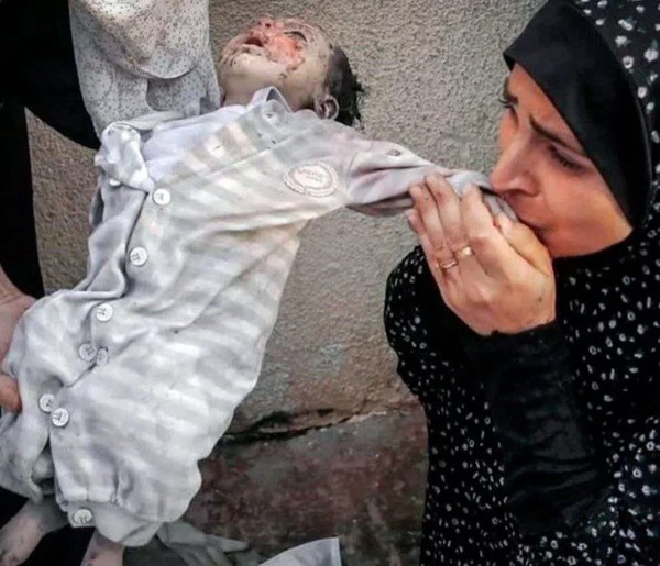 آخ که چه آتش جانسوزی در دل این مادر شعله ور است😭😭

لعنت خدا بر #رژیم_حرامزاده_اسرائیل  و حامیانش