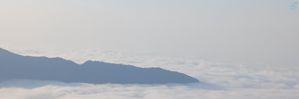 ‌هیچ‌'s header picture