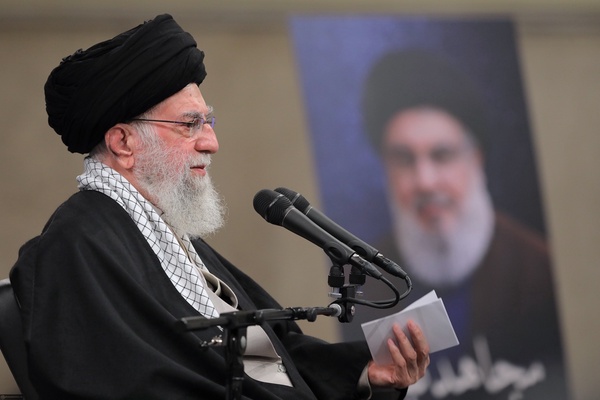 پیرو امر ولی تا ابد می‌مانیم 🇮🇷