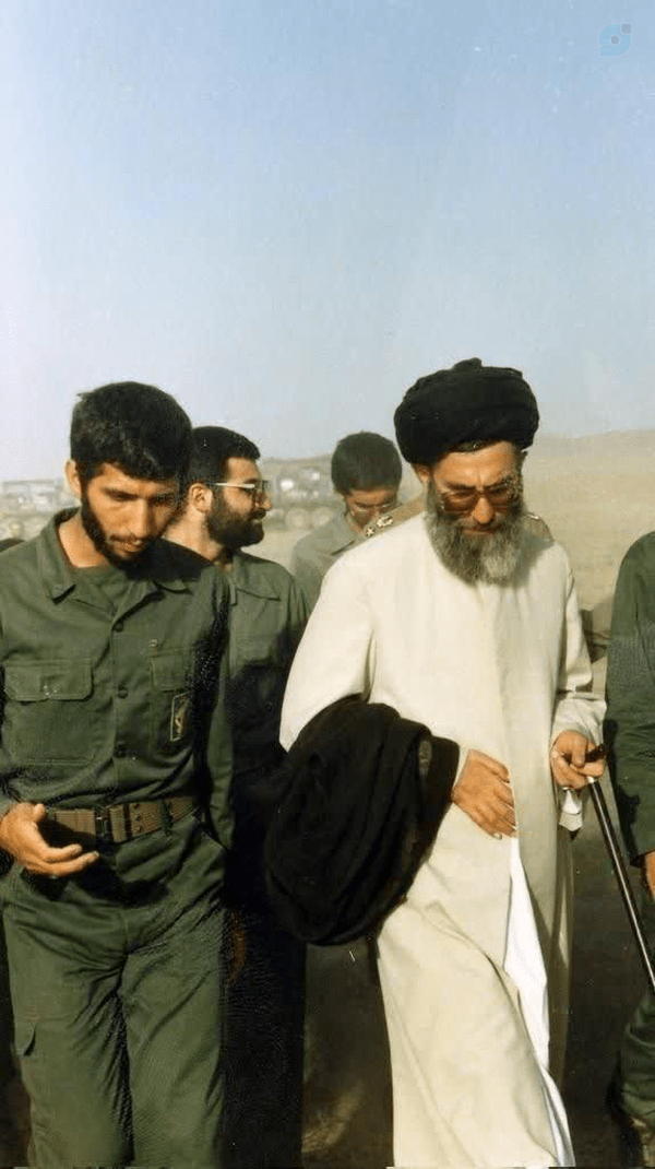هرکسی که جمهوری اسلامی را به هر شکلی نصرت کند،
«اِن تَنصُرُوا الله» است؛ خدا را نصرت کرده است.
آن‌وقت جوابش چیست؟
یَنصُرکُم؛ خدا هم شما 
