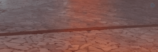 ‌By e‌'s header picture