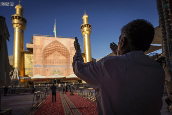 لا أميرالمؤمنین إلّٰا عليّٖ(ع)