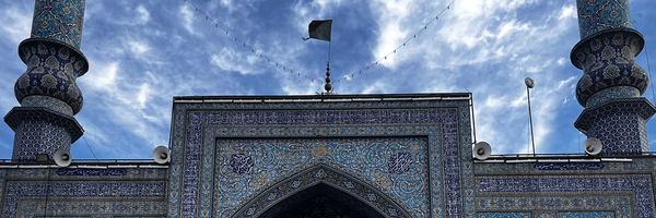 ‌هیچ‌'s header picture