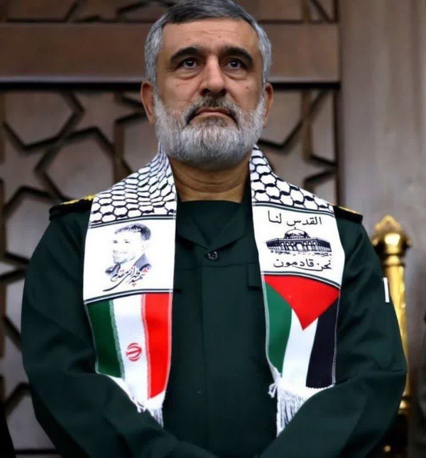 #سردار_حاجی‌زاده با شال منقش به #مسجدالاقصی