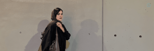 ‌niloufar‌'s header picture