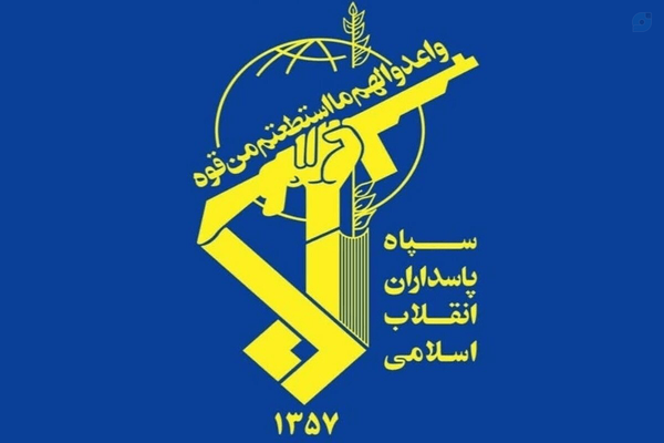 سکوهای سوخت‌گیری ناوهای هواپیما بر آمریکایی در بندر دُقم عمان  با یک حمله سنگین و غافلگیرانه در هم کوبیده شد.