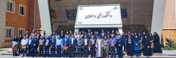 ‌علی علی دوست‌'s header picture