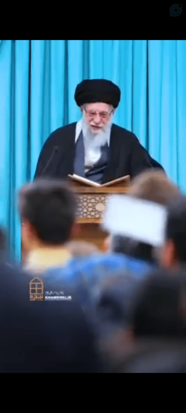 روزی نباشد که یک صفحه قرآن نخوانده باشیم!
قرآن کریم همه وجود ماست. برنامه نویس ها می‌دانند sorce cod یعنی چه!

#رمضان #ماه_رمضان 